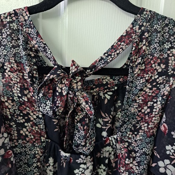 Cold Shoulder Blouse - Picture 3 of 8